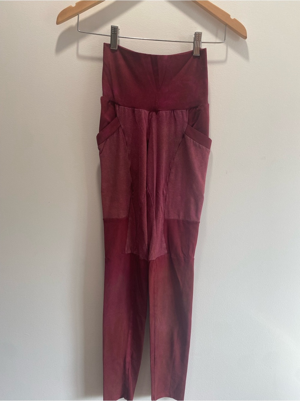 High-Waist Wine Red Women’s Leggings with Pockets